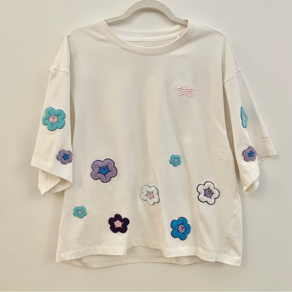 Li-Ning Bunny Kitty flower patch shirt